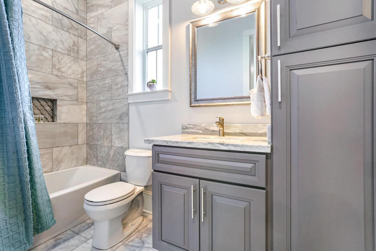 شقة Hosteeva Chic Urban Retreat W Pool Steps To St Charles Ave And Near Bourbon St نيو أورلينز المظهر الخارجي الصورة